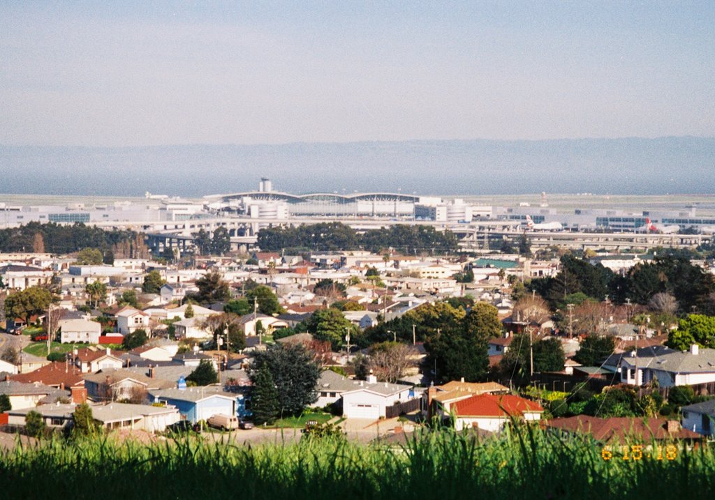 Overlooking San Bruno and SFO from Crows Nest, Junipero Serra County Park, Сан-Бруно