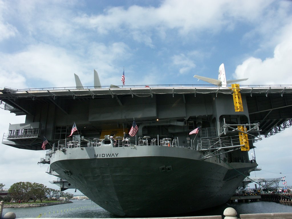 USS MIDWAY: impressive stern !, Сан-Диего