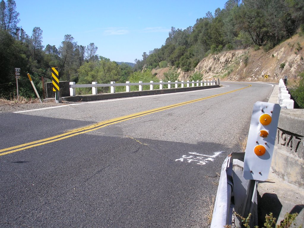 bridge on road 200 over finegold creek, Сан-Лоренцо