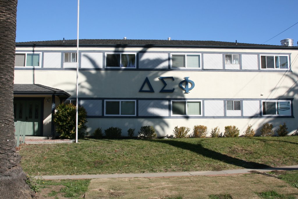 Delta Sigma Phi - Epsilon Rho, Сан-Луис-Обиспо