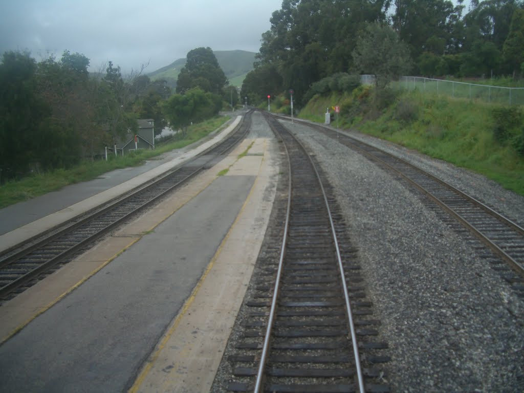 San Luis Obispo Amtrak station platform, looking north., Сан-Луис-Обиспо