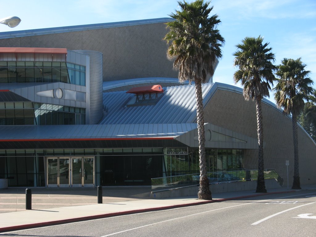 The Cal Poly Performing Arts Center-Side, Сан-Луис-Обиспо