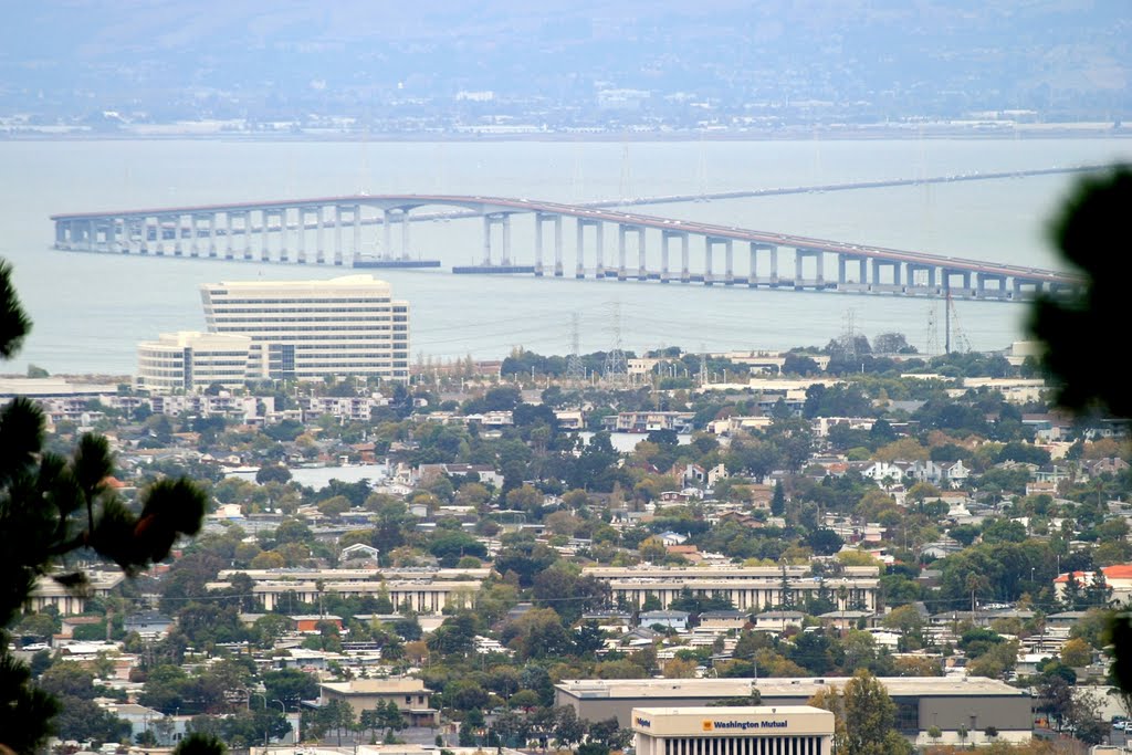 View of San Mateo and the Bridge, Сан-Матео