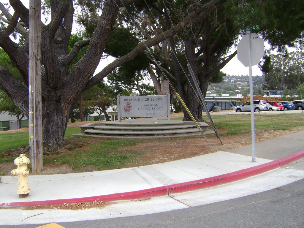 Hillsdale High School corner sign, San Mateo, Сан-Матео