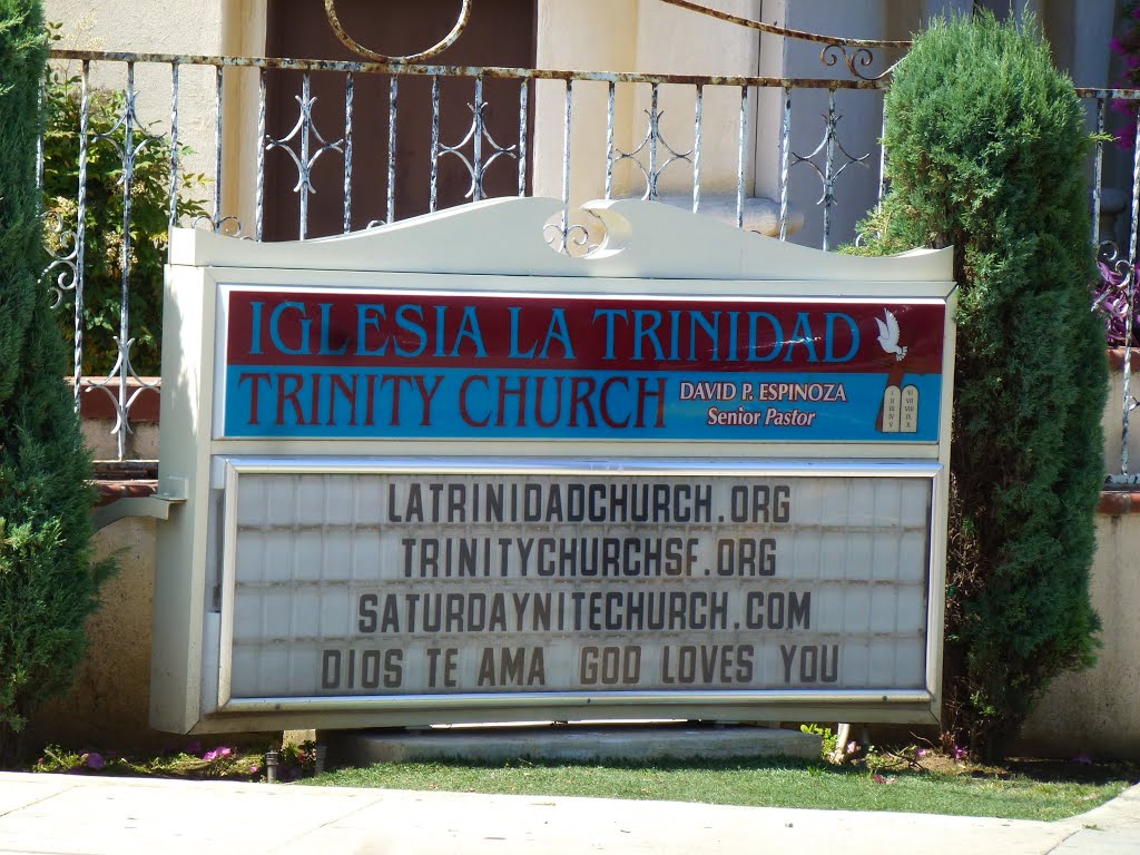 2013 - Trinity Church, La Iglesia Trinidad - A Four Square Church Founded by the Followers of Sister Aimee Semple McPherson, Сан-Фернандо