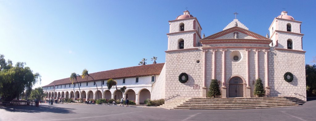Santa Barbara Mission facade, Санта-Барбара