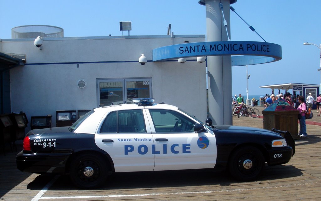 Фото 9-1-1, Santa Monicas Police в городе Санта-Моника.