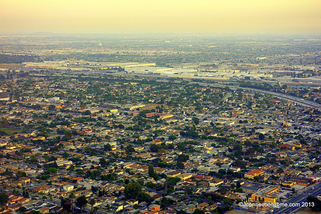 Looks Down • On Final Approach to LAX • From San Salvador, El Salvador, Саут-Гейт