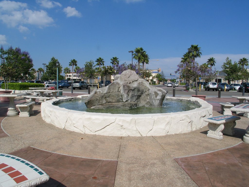 Rock Fountain, Серритос