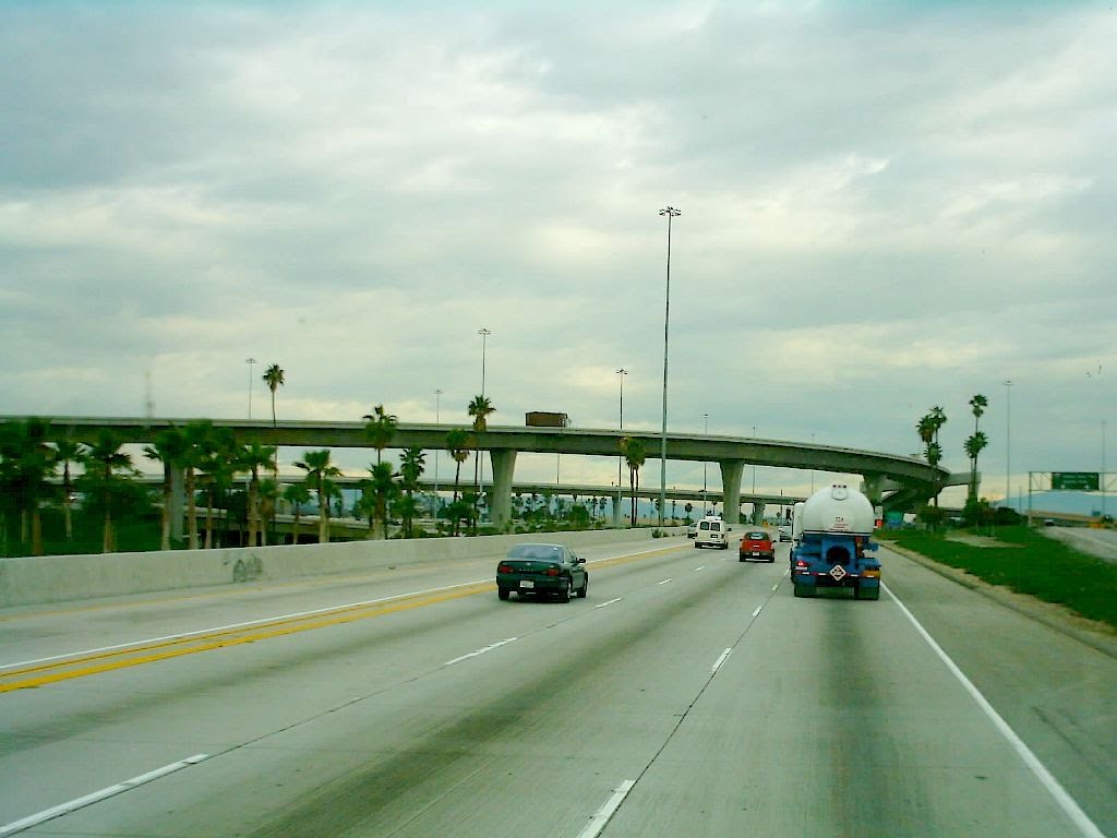 Driving around Long Beach, California, Сигнал-Хилл