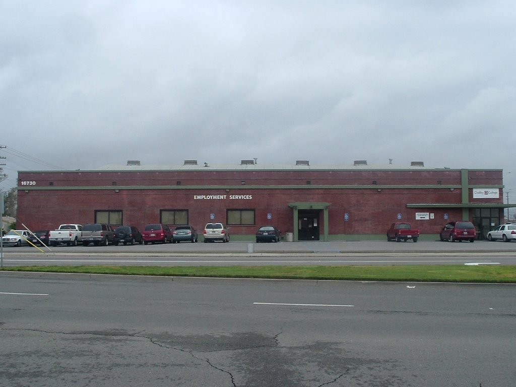 Employment Services Building, Фонтана