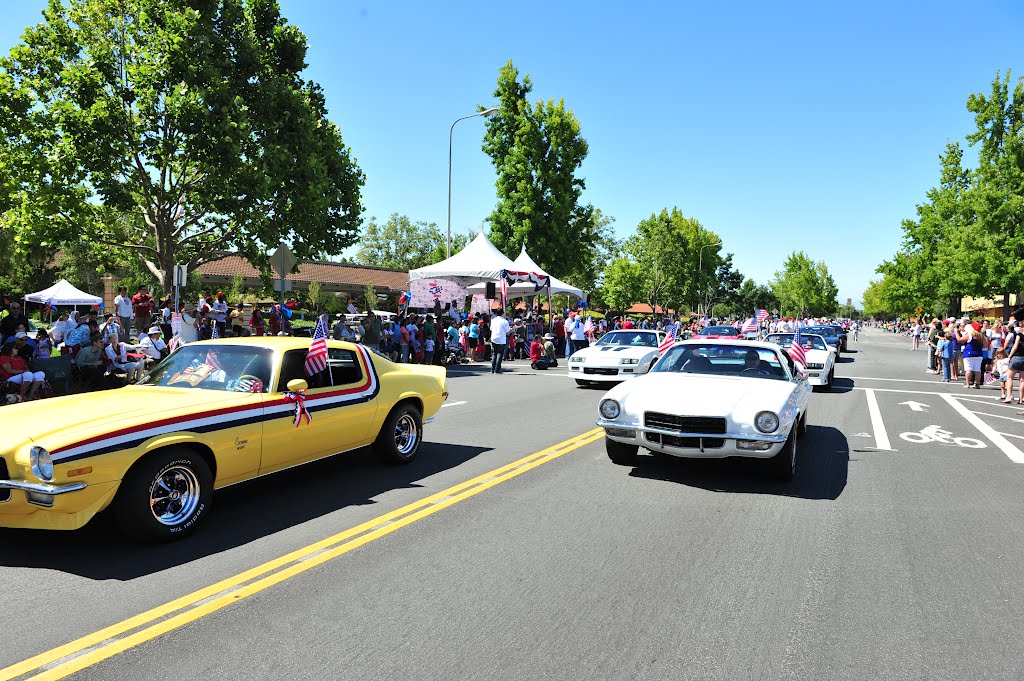 Camaros at the Fremont 4th of July Parade, Фремонт