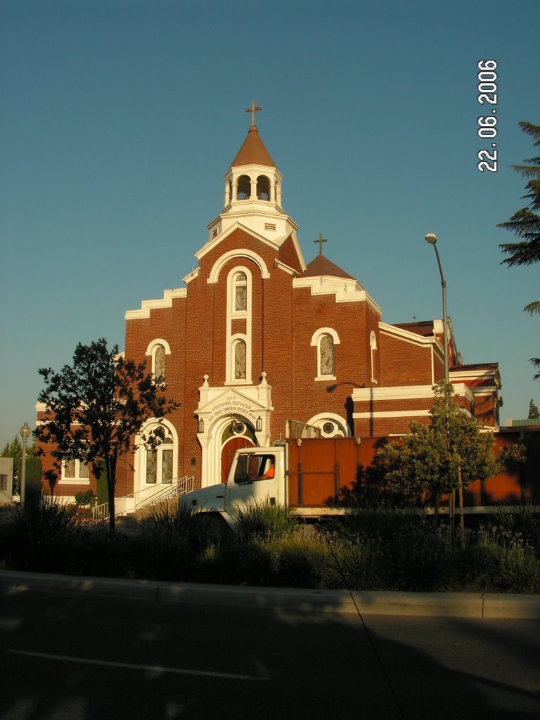 Holy Trinity Armenian Apostolic Church (1914), Фресно
