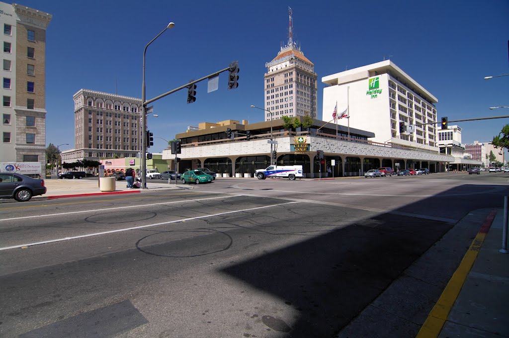 The intersection of Tulare St & Van Ness Ave, 5/2012, Фресно
