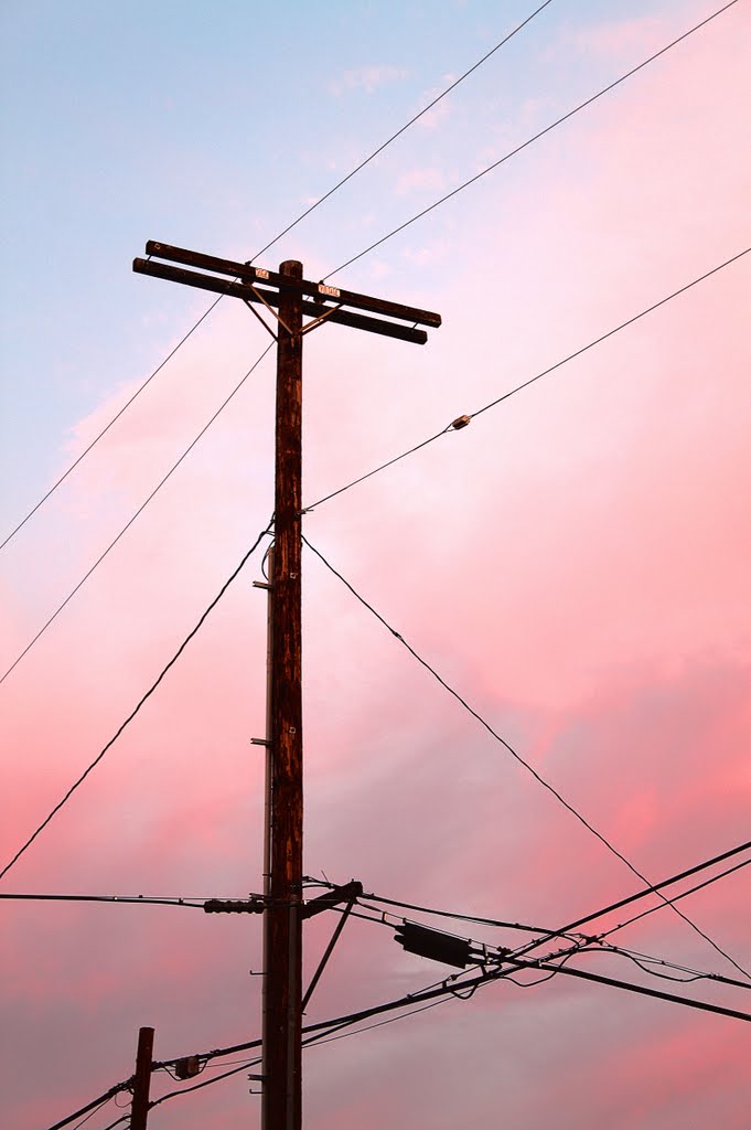Wires at Sunset, Фуллертон