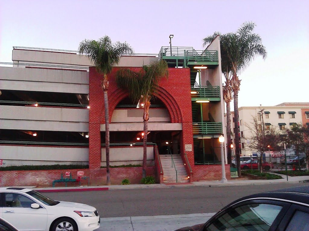 East Parking Structure, Fullerton Transportation Center, Fullerton, California (2013-02-04), Фуллертон