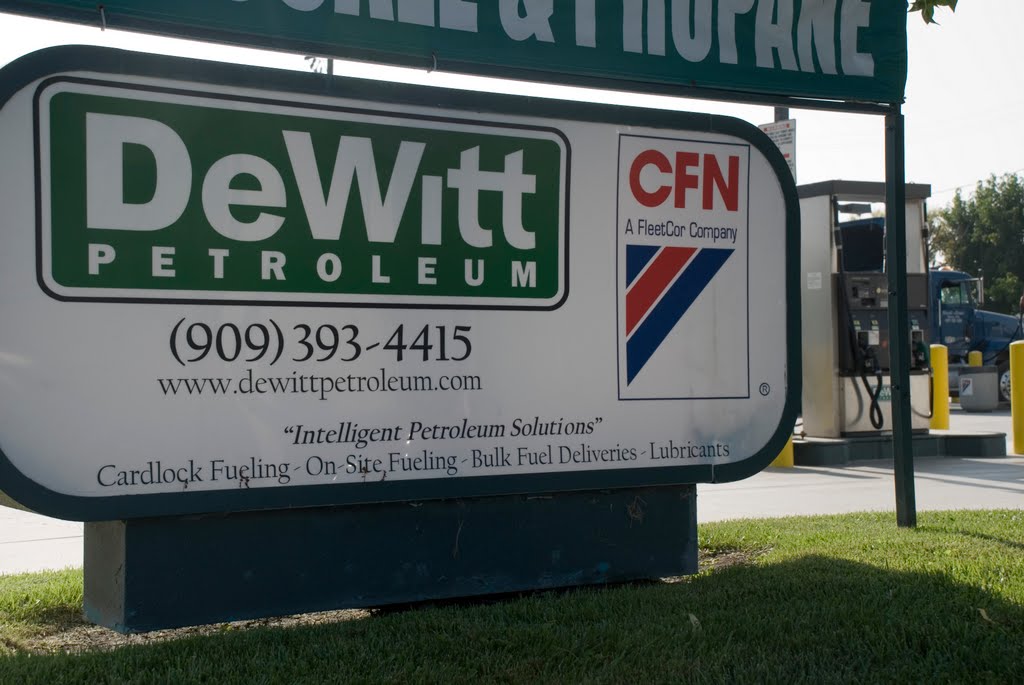 Truck Stop and Scale - DeWitt Petroleum, Чино