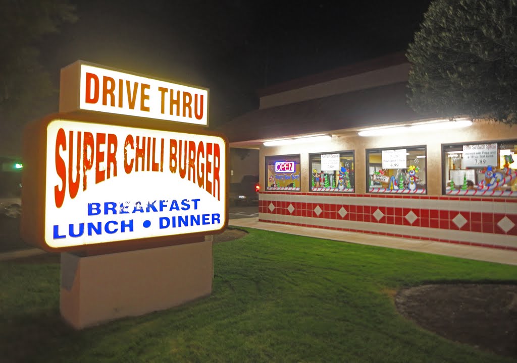 Super Chili Burger, Чино