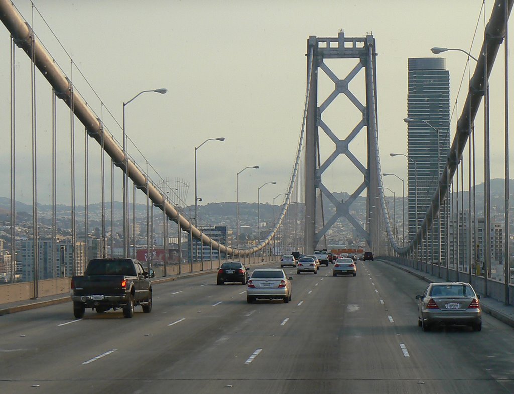 USA: San Francisco-Oakland Bay Bridge, Эмеривилл