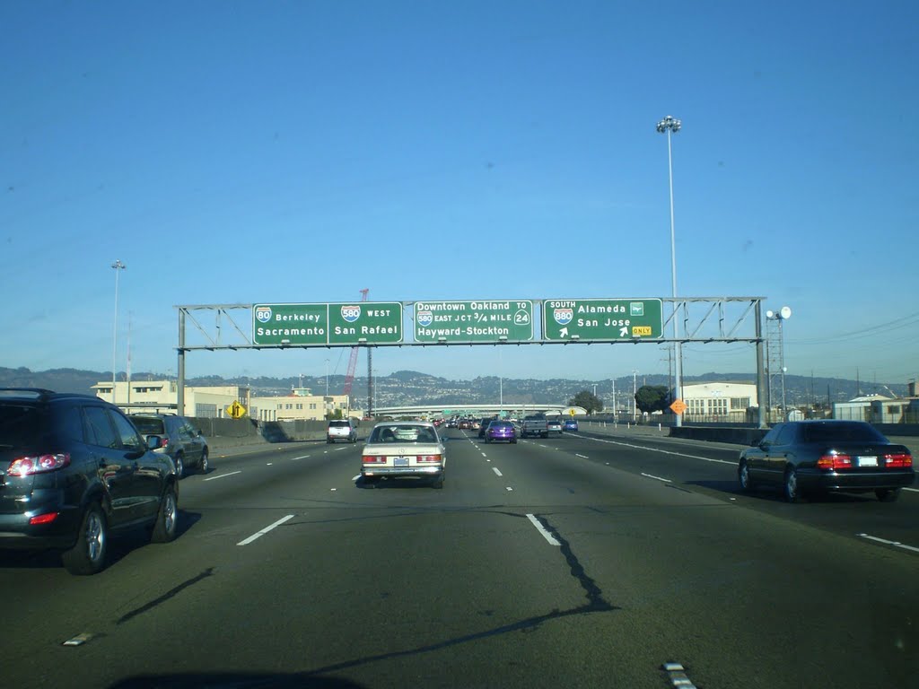 I-80 near I-580 & I-880 interchange. Use I-880 south to go to San Jose. Use I-580 east to go to I-5 towards Fresno, Los Angeles, San diego, & Tijuana, Mexico. Stay on I-80 to go to Salt Lake City UT, Chicago IL, Cleveland OH, & New York. In early 2007, pa, Эмеривилл
