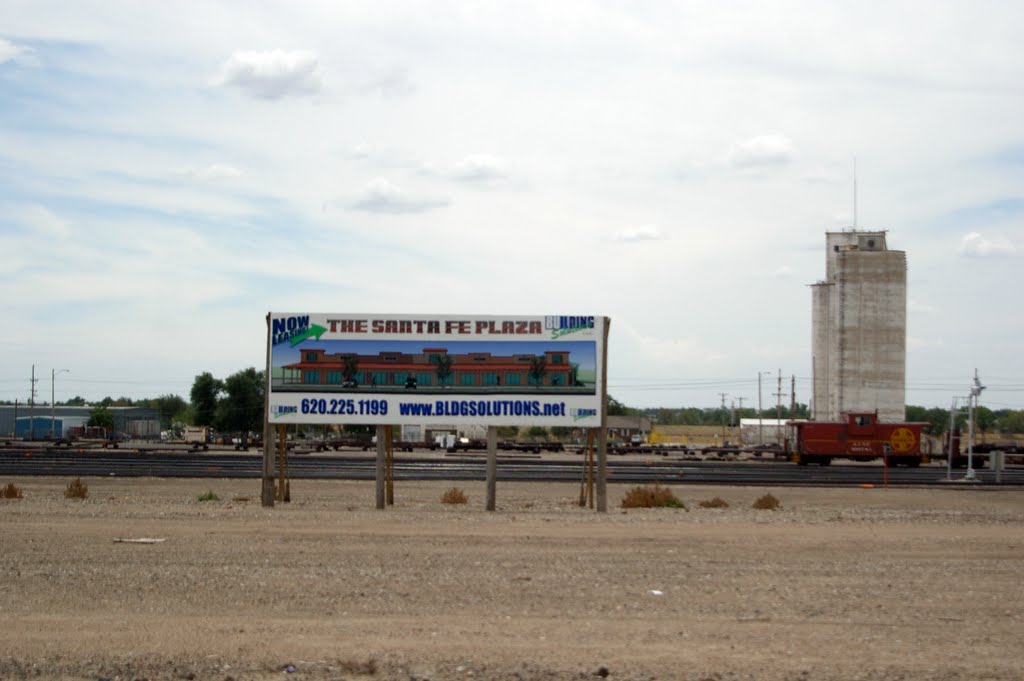 2011, Dodge City, KS, USA - Wyatt Earp Blvd - Santa Fe Plaza, Додж-Сити