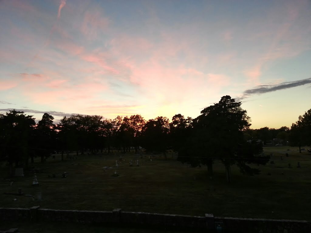 Sunset over the cemetery, Индепенденс