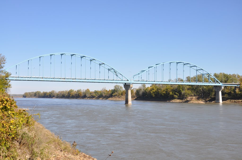 Bridge in Leavenworth. KS crossing the Missouri river, Ливенворт