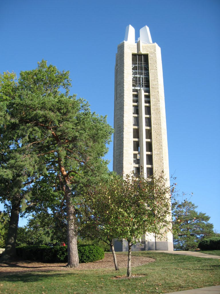 University of Kansas (KU) Memorial Campanile, Лоуренс