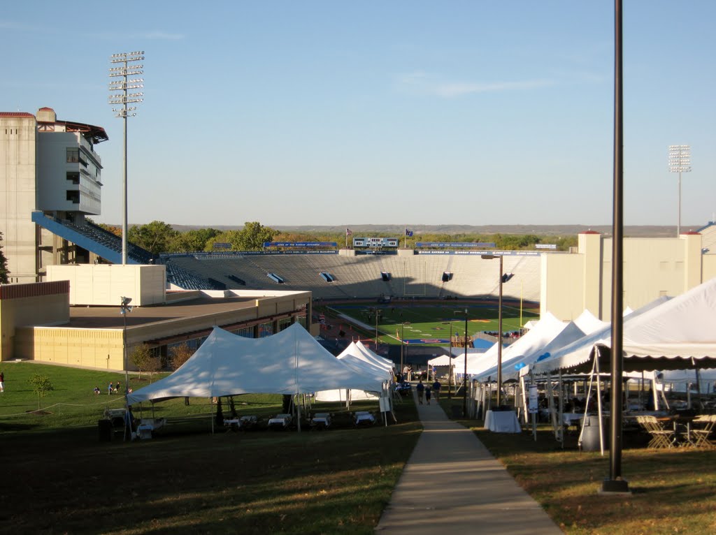 KU Memorial Stadium - KU Jayhawks v. Oklahoma Sooners Pre-Game Events, October 15, 2011, Лоуренс