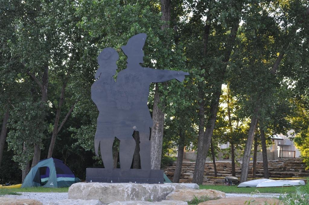 Lewis and Clark silhouette at Kaw Point, Kansas City, KS, Миссион