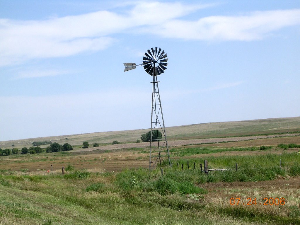 A windmill in rural Kansas along Highway 383, Нортон