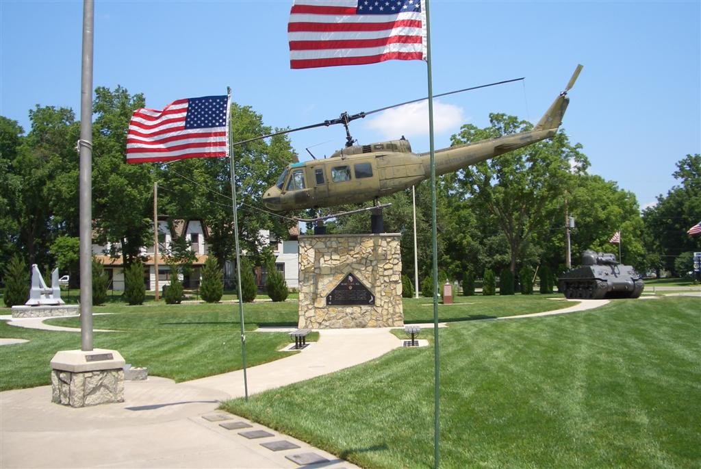 Veterans Memorial, Emporia, KS, Овербрук