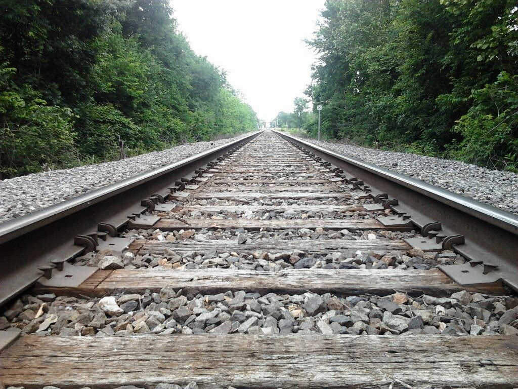 Looking north along the railroad tracks towards Parsons, Kansas., Парсонс