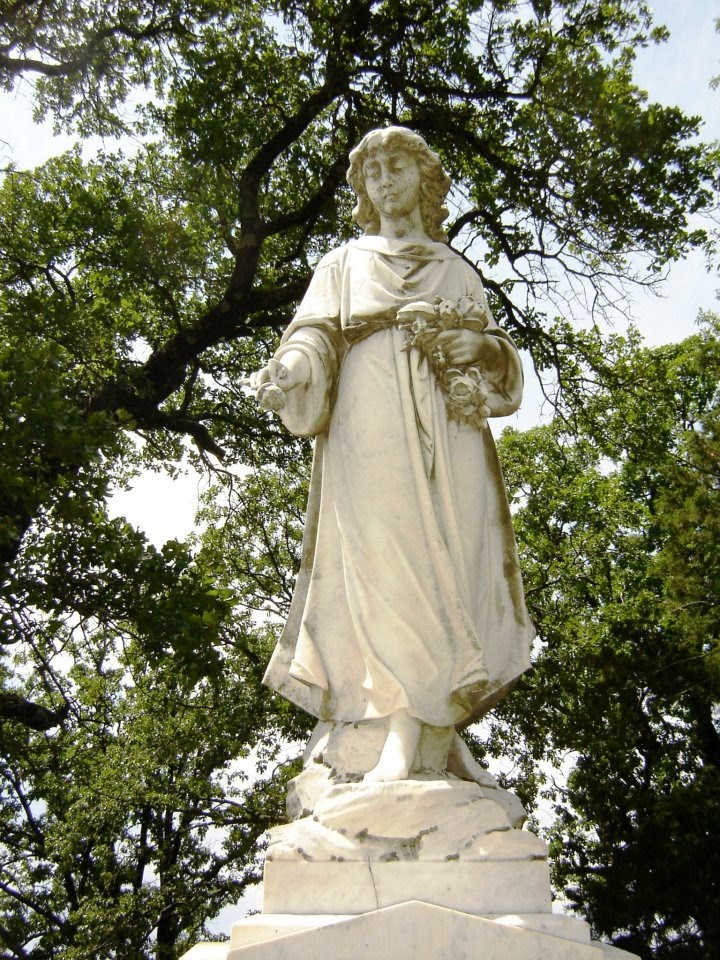 Statue in Oakwood Cemetary, Парсонс