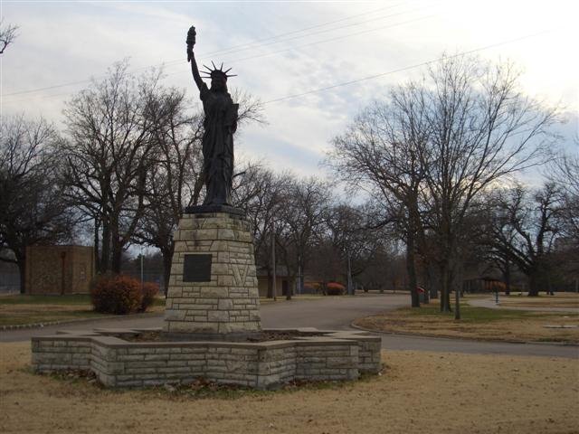 Statue of Liberty reproduction;Oakdale Park,Salina,KS, Салина