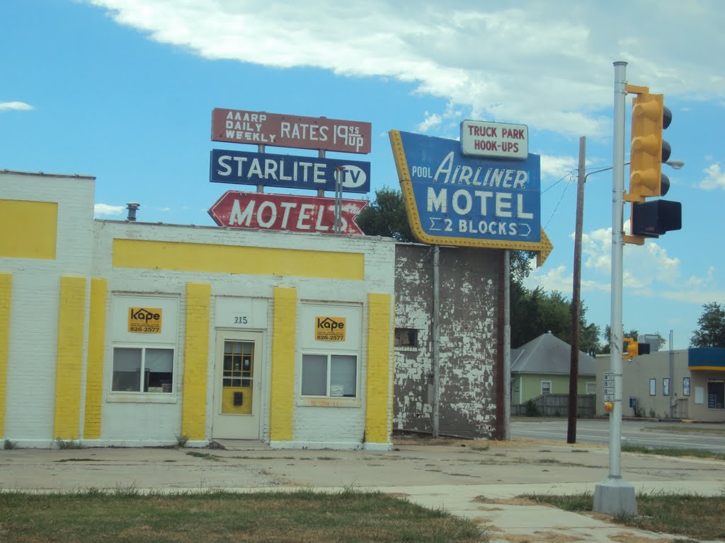 Motel Signs, Салина