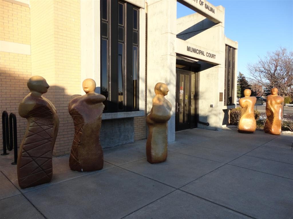 Woven by Conrad Snider, in front of Municipal Court building, Salina, KS, Салина