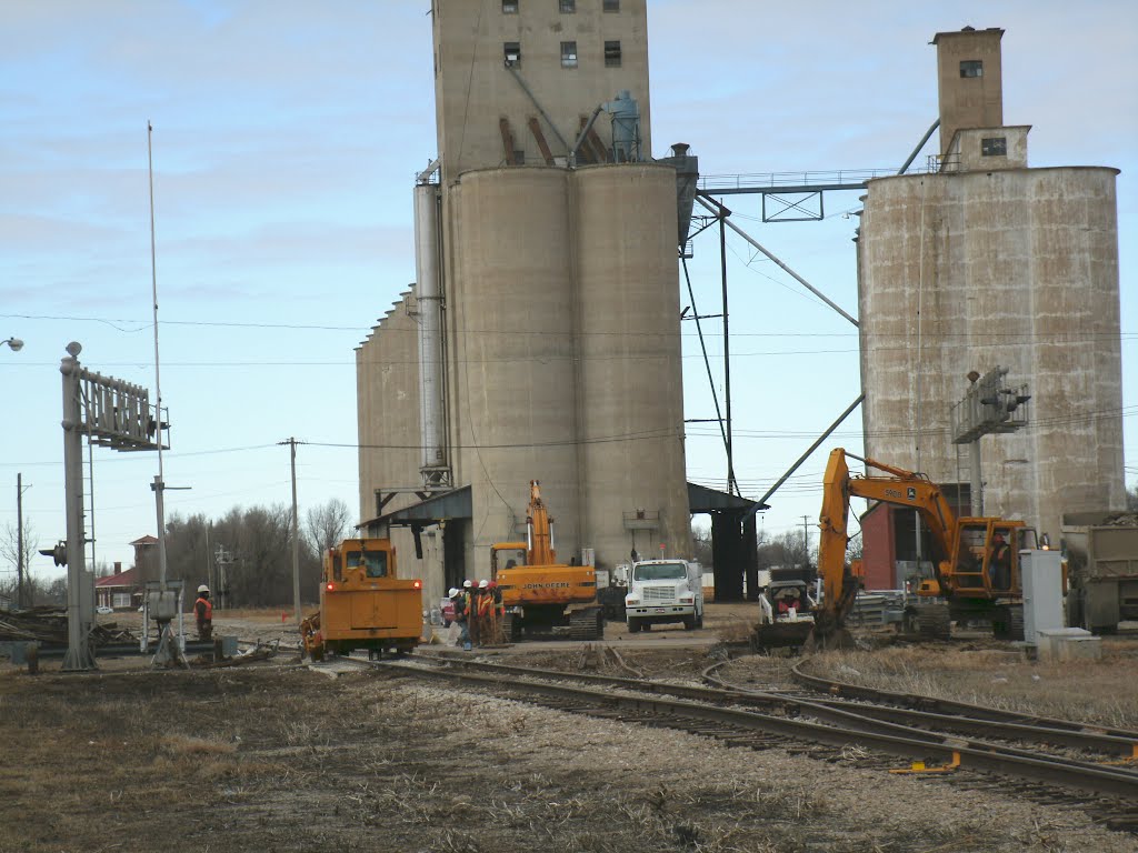 Santa Fe Ave., Railroad repair, from the East. Salina Kansas, January 12, 2012, Салина