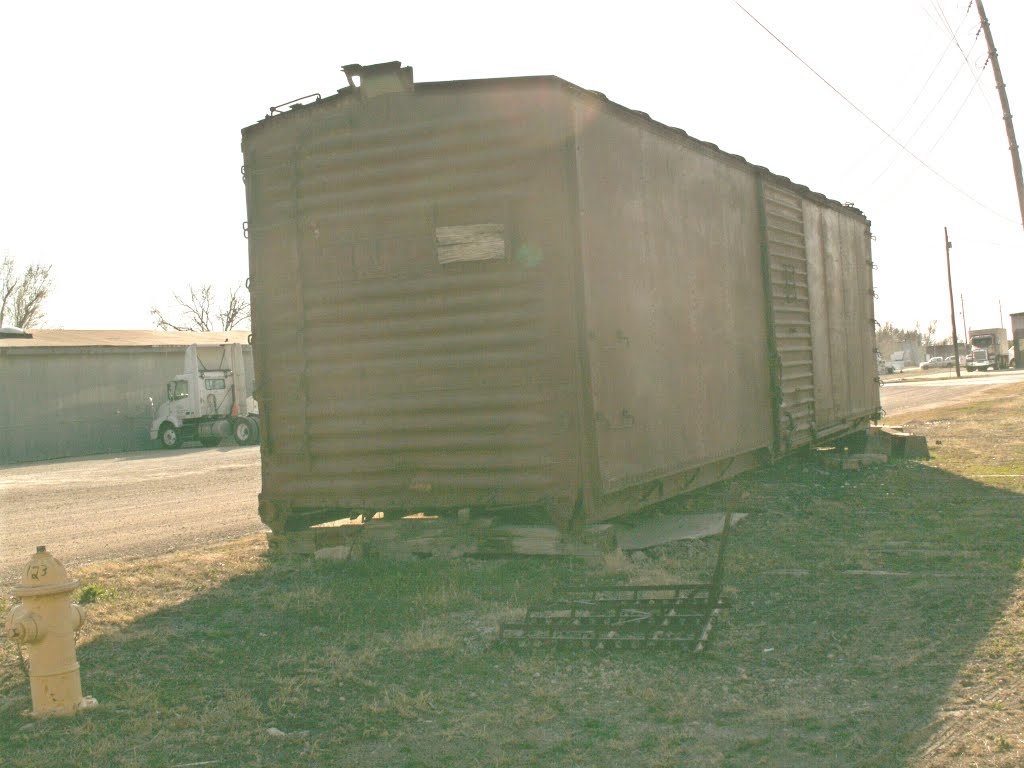 Stoarge Train Car, at corner of  N. Eighth Street and Pine Street, Салина
