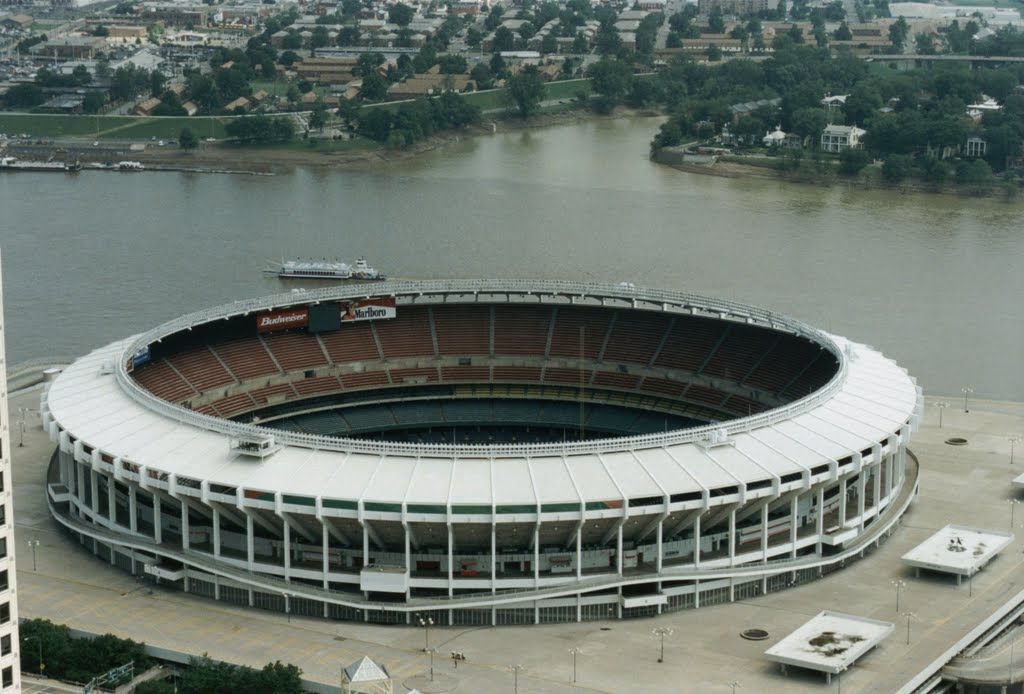 Riverfront Stadium, Cincinnati, Ковингтон