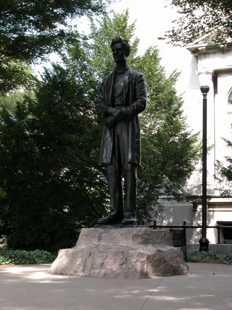 Lincoln Portrait Statue, Main Library Grounds, 4th and York Streets, Louisville, Kentucky, Лоуисвилл