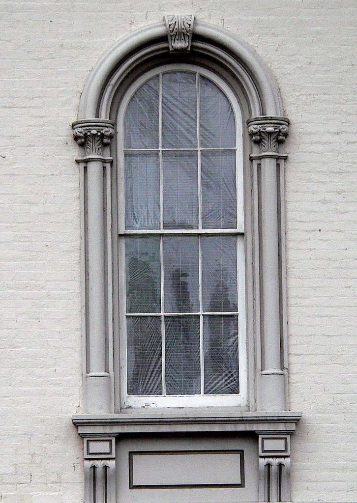 Covington Window, Ньюпорт