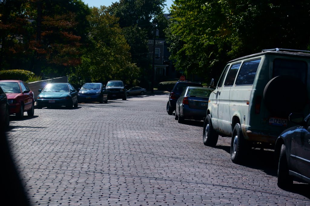 Brick pavement on Jerome Street - Mt. Adams - Cincinnati, Ohio, Ньюпорт