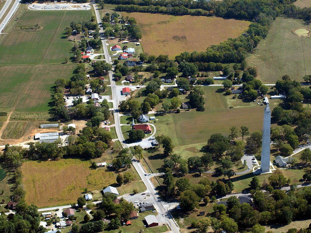 Aerial View of Jefferson Davis Monument & Fairview, KY, Пемброк