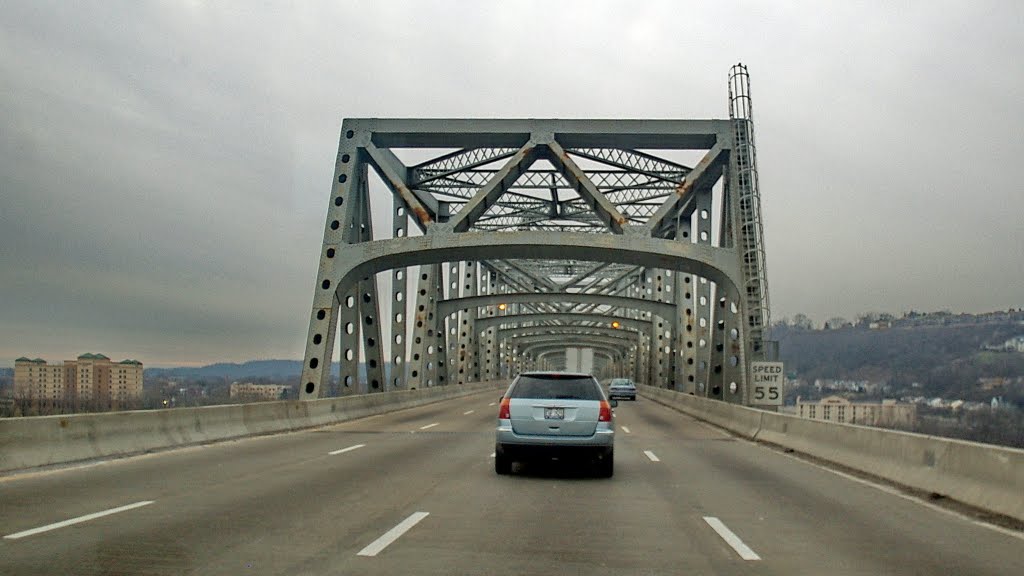 2010 I-75S enter bridge to Covington, Ky, Форт-Митчелл
