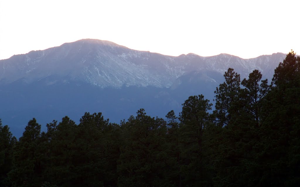 Pikes Peak at sunset from La Foret meadow, Блэк-Форест