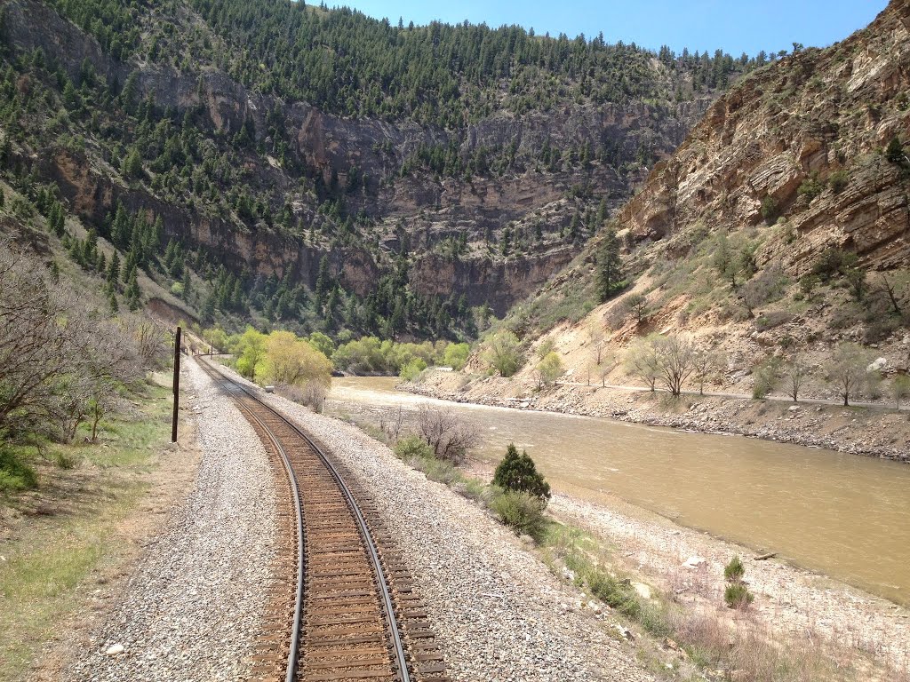 Aboard Amtrak through Glenwood Canyon, Colorado., Гленвуд-Спрингс
