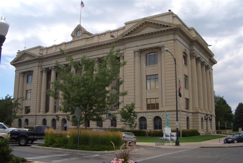 Weld County courthouse, Greeley, CO, Грили