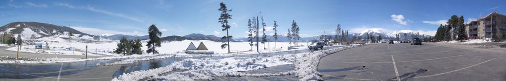 A panorama around Dillon Lake, CO. on a cool sunny day in winter - Photo by T.S.Bilhanan, Диллон