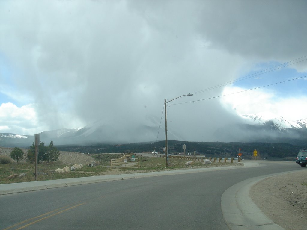 Cloud collapses on Buffalo Mt., Диллон